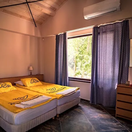 къщички синьо лято, черноморец - - Blue Summer וארנה