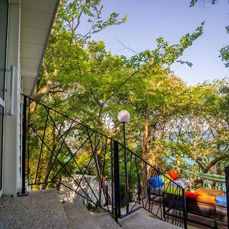 къщички синьо лято, черноморец - - Blue Summer בית נופש