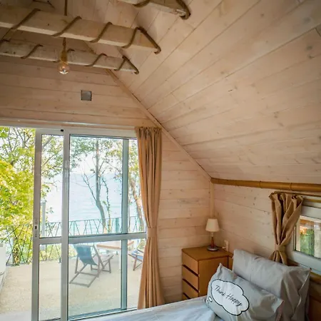 къщички синьо лято, черноморец - - Blue Summer וארנה