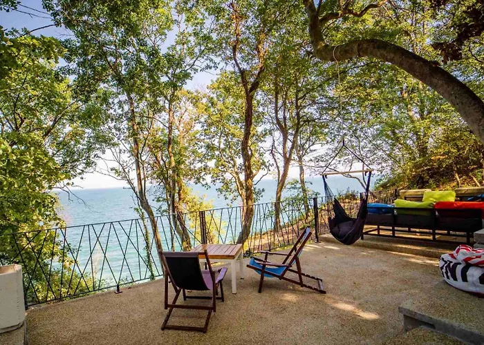 къщички синьо лято, черноморец - - Blue Summer